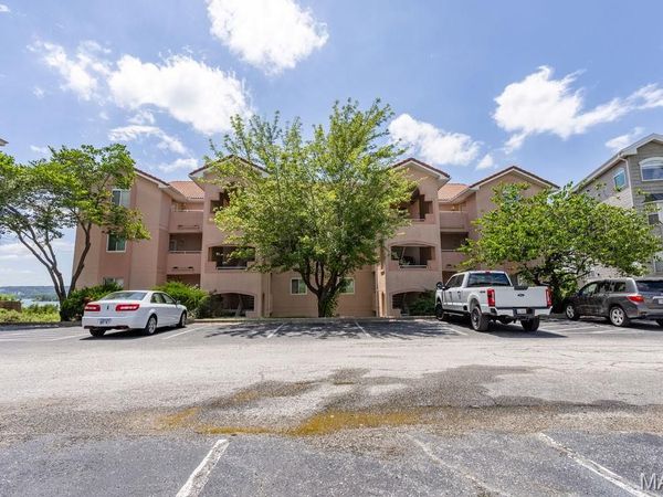 700 Emerald Pointe Dr , Unit 101, Hollister, MO 65672