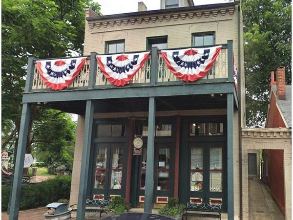 416 S Main Street , St Charles, MO 63301