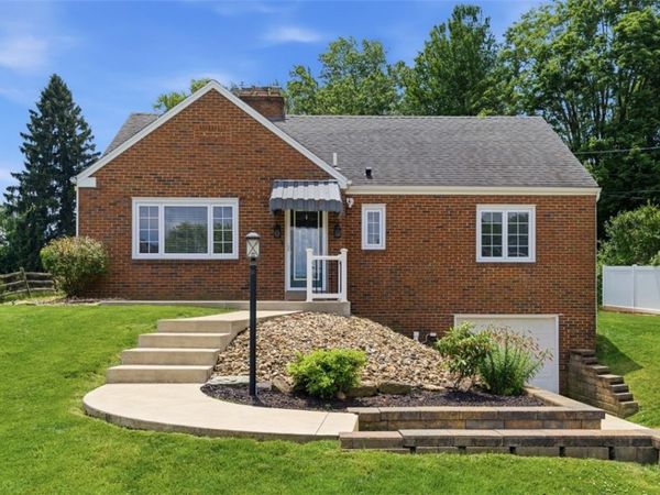 212 Patton Drive, Coraopolis, PA 15108