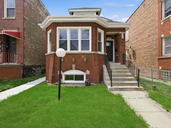 6828 S Champlain Avenue , Chicago, IL 60637