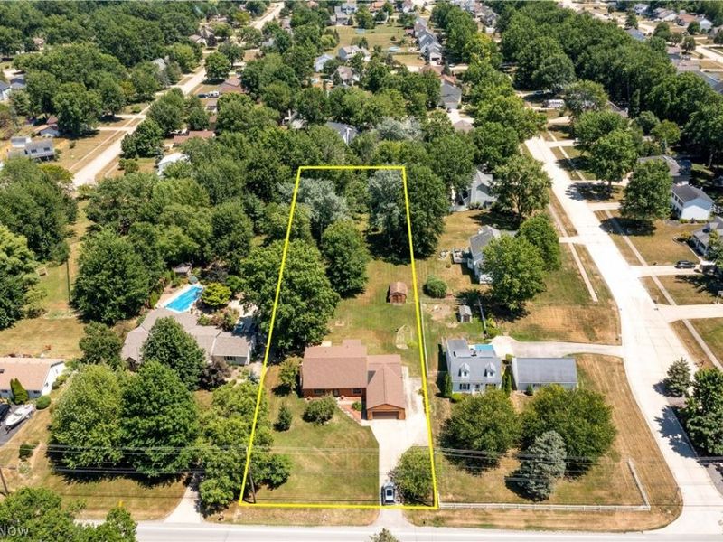2565 Abbe Road, Sheffield Village, OH 44054 Photo 2