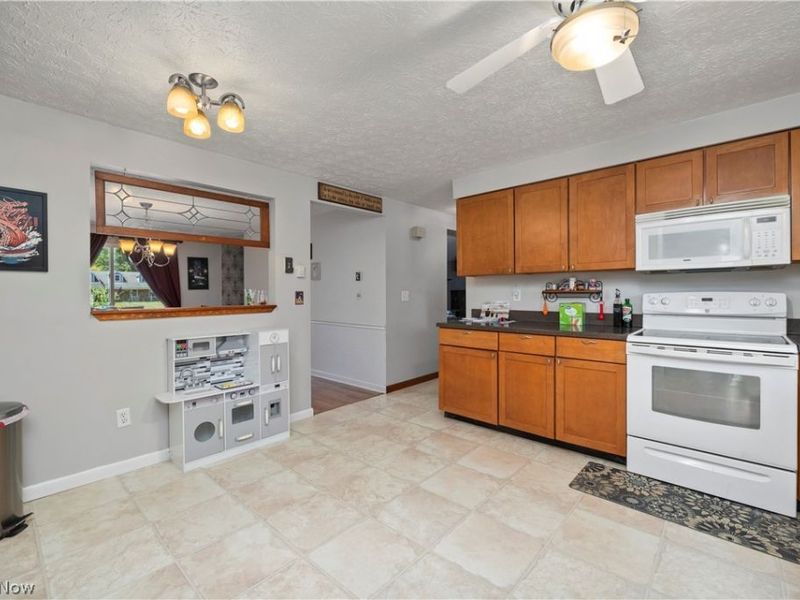 2565 Abbe Road, Sheffield Village, OH 44054 Photo 7