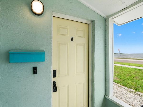1303 S BERMUDA BOULEVARD , TAMPA, FL 33605