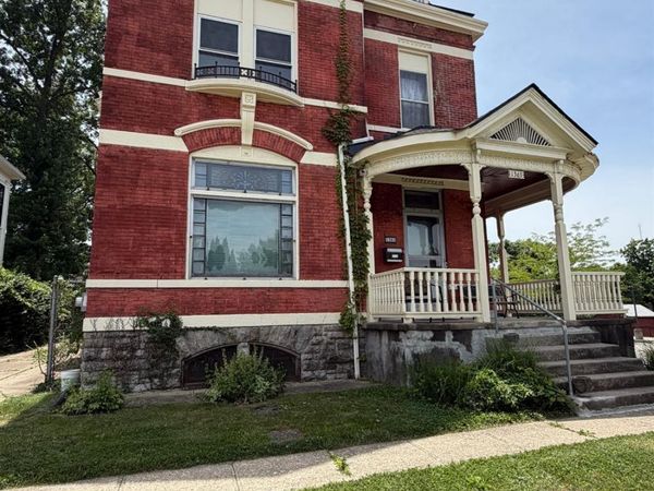 1363 Myrtle Avenue, Cincinnati, OH 45206