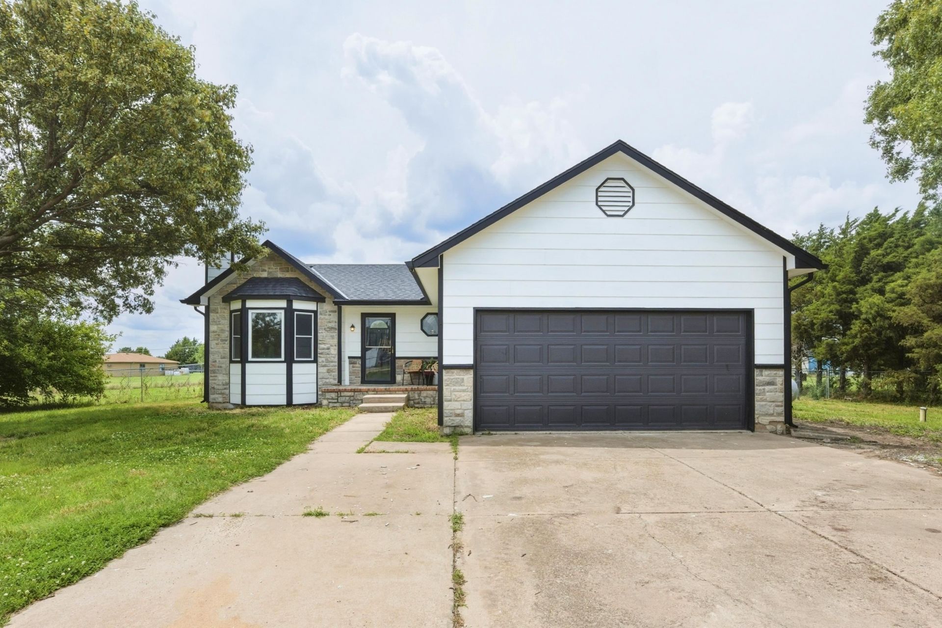 8743 Ross, Valley Center, KS 67147 Main Photo