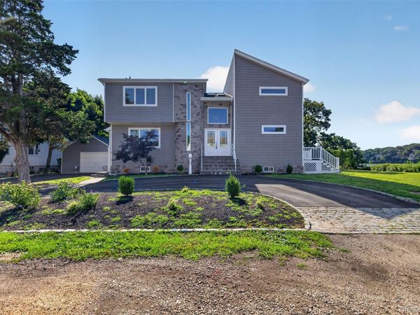 35 Adams Avenue, Bayville, NY 11709
