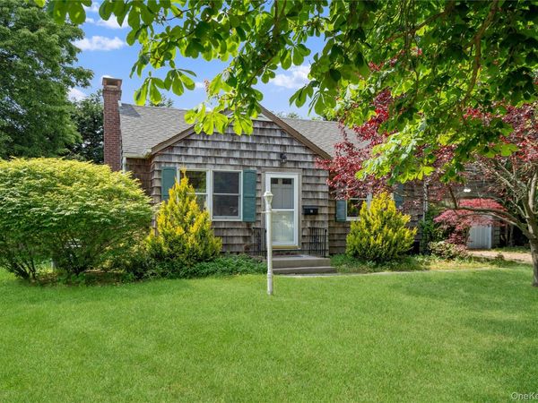16 Ocean Avenue , East Patchogue, NY 11772