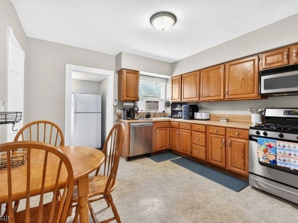 87 W Hanover Ave, Unit 2, Morris Plains, NJ 07950