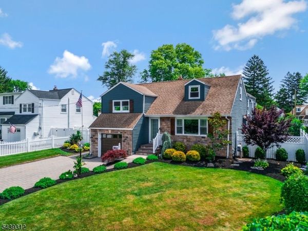 7 Center Pl, Middlesex, NJ 08846