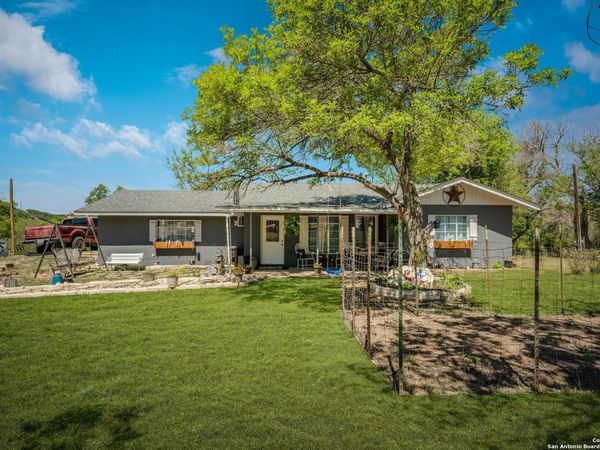 212 Way, Ingram, TX 78025