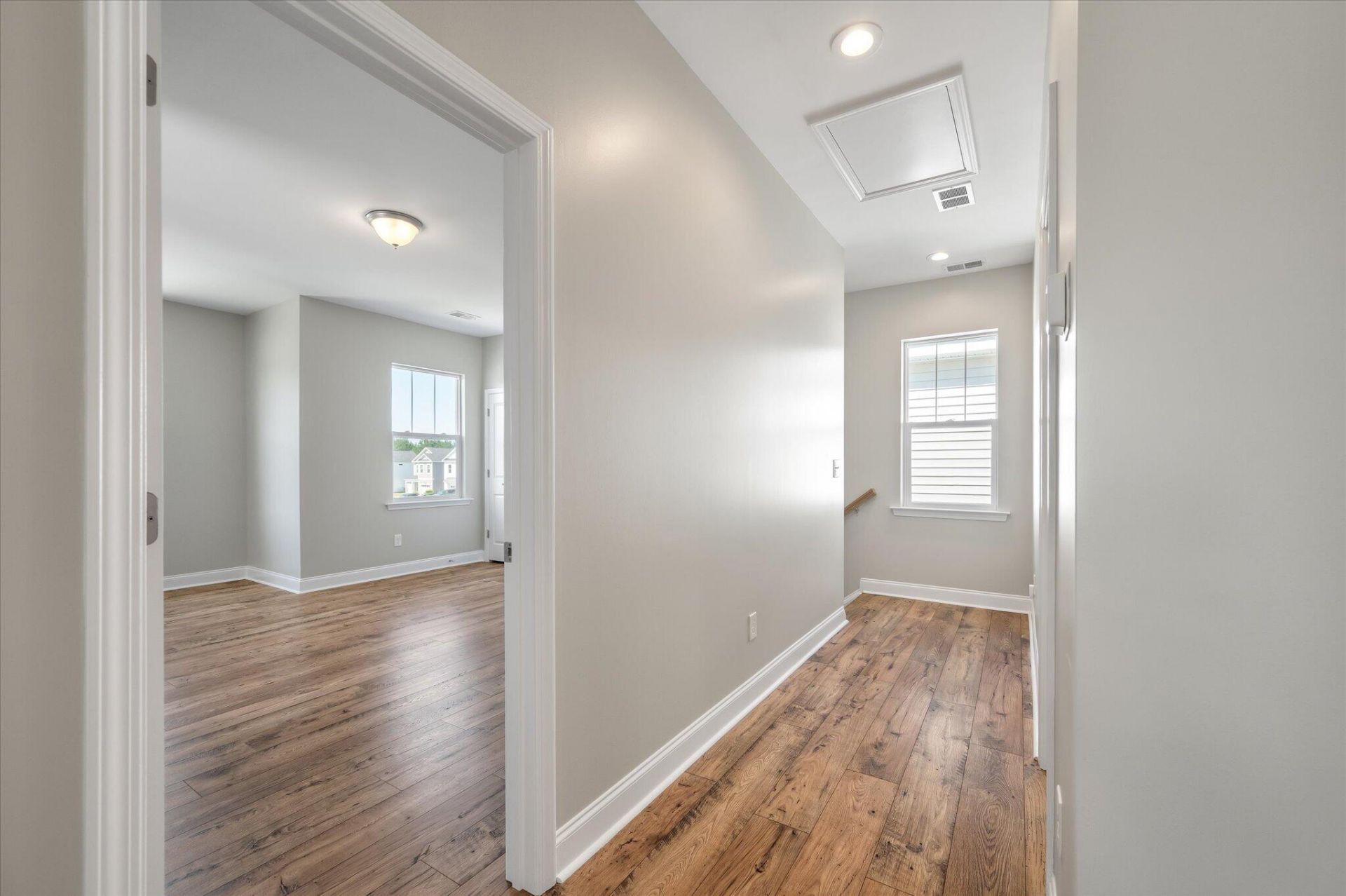 127 Hawthorne Landing Drive Photo 10