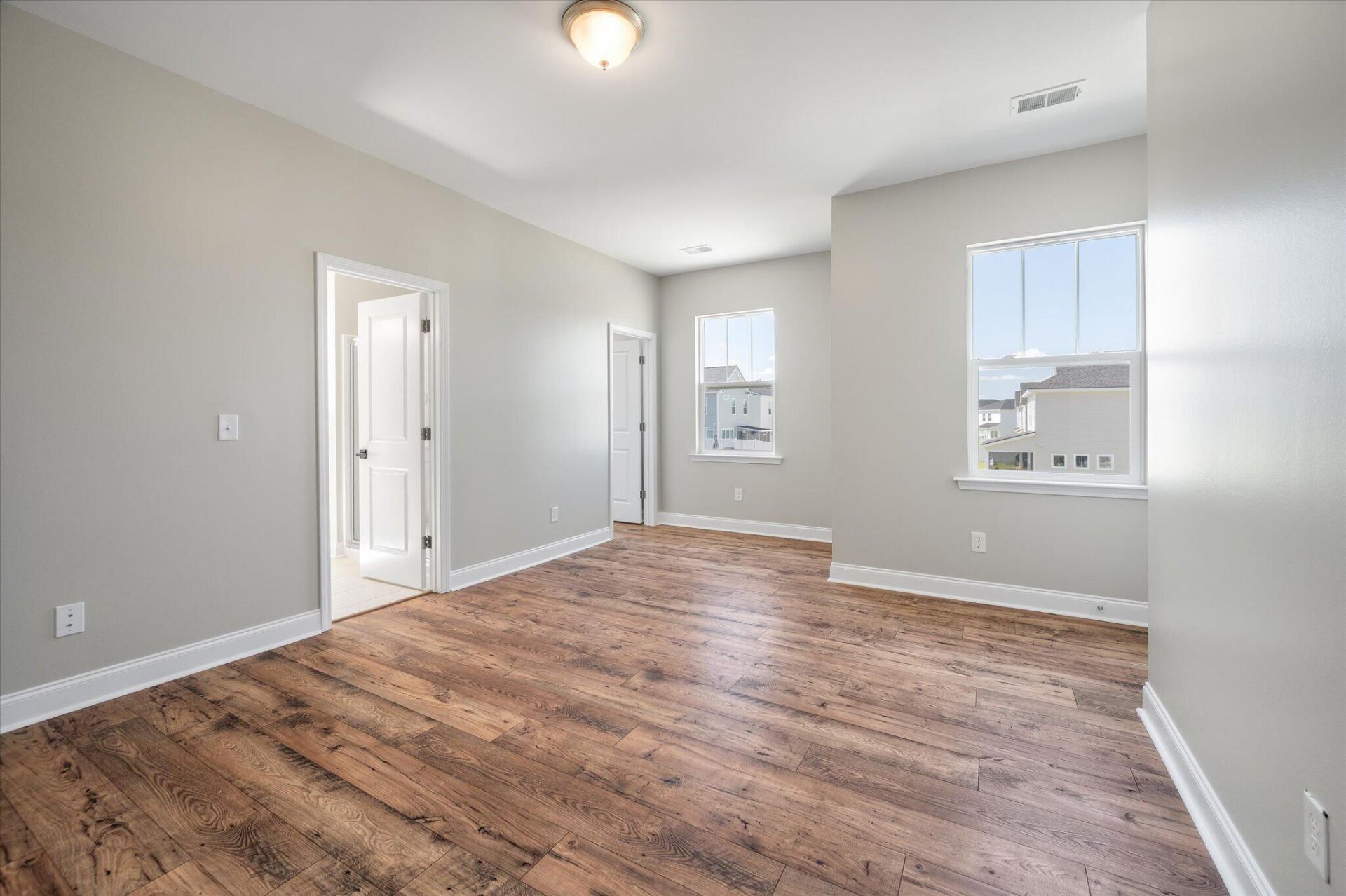 127 Hawthorne Landing Drive Photo 12
