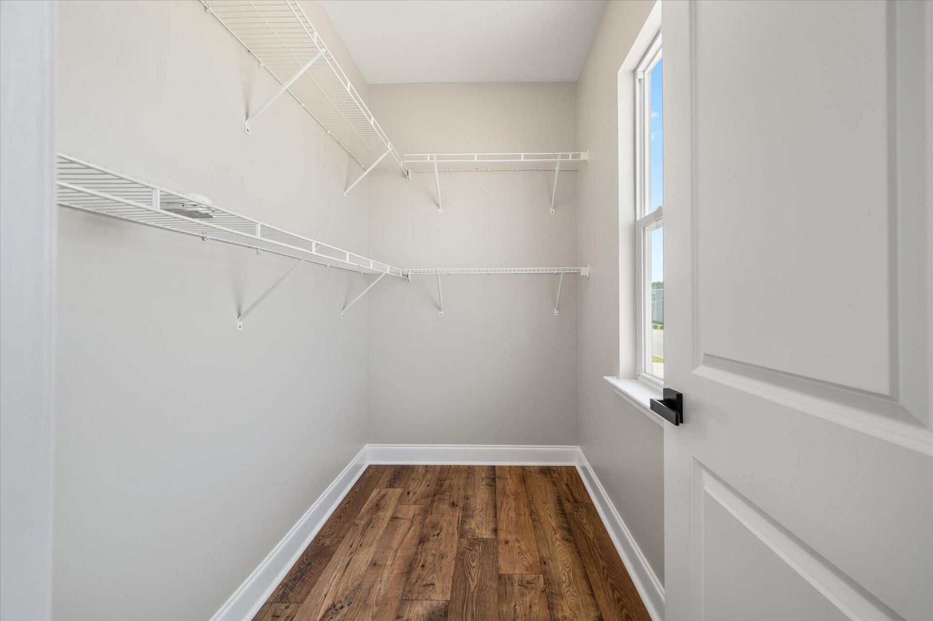 127 Hawthorne Landing Drive Photo 17
