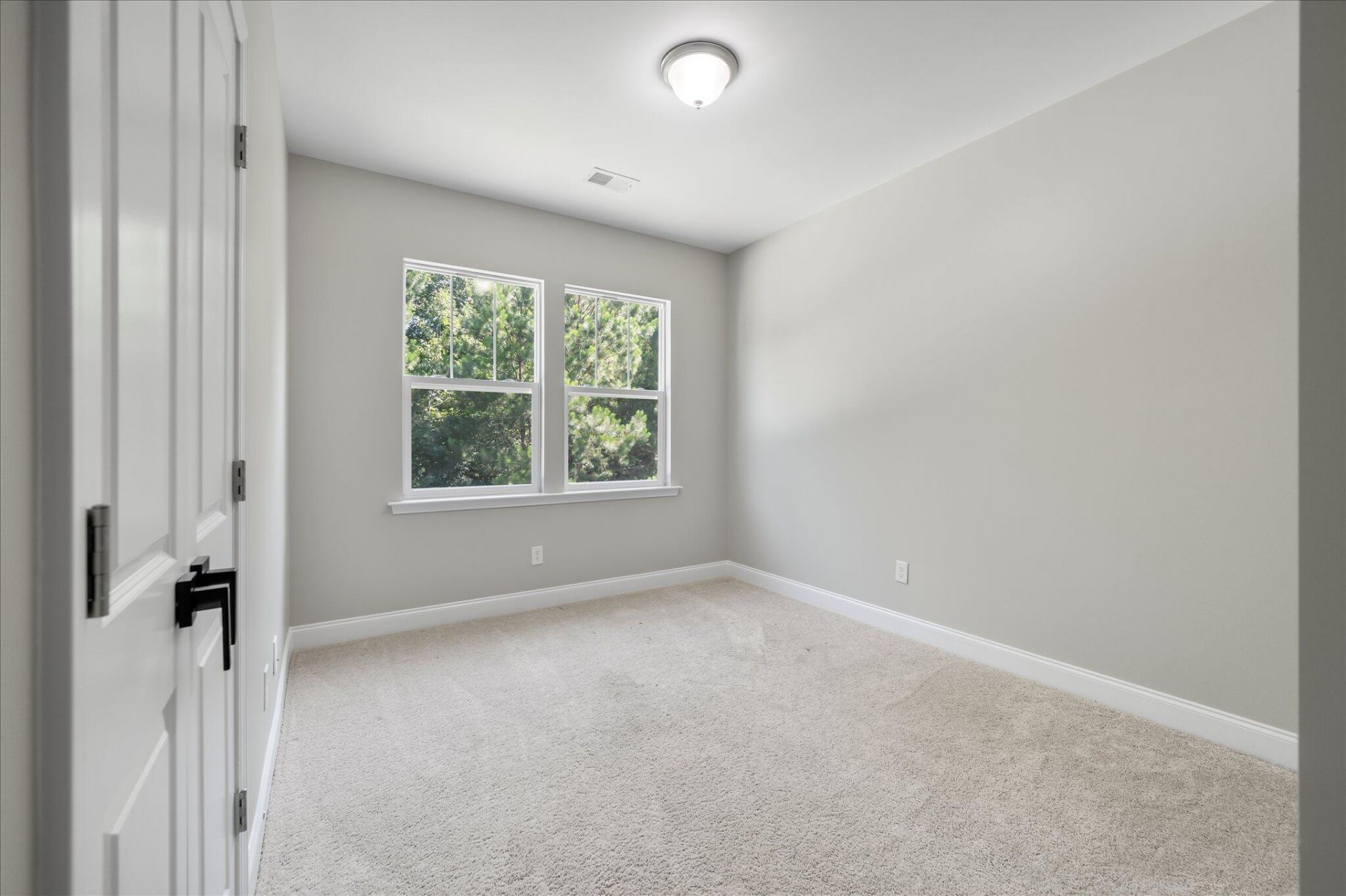 127 Hawthorne Landing Drive Photo 18