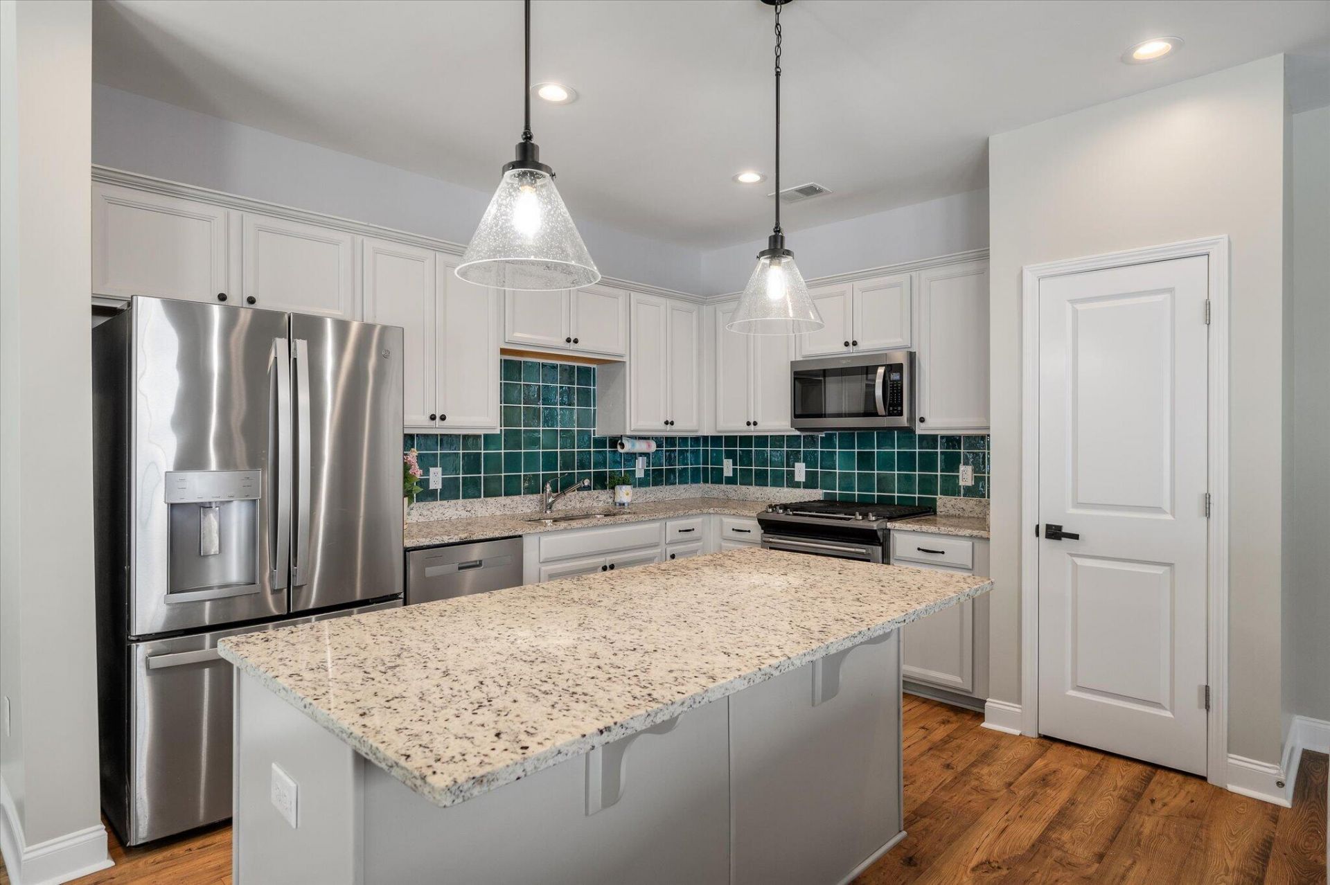 127 Hawthorne Landing Drive Photo 6