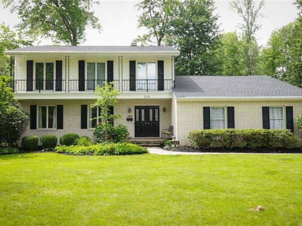 539 Hickory Hollow Drive , Canfield, OH 44406