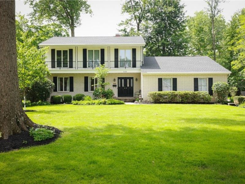 539 Hickory Hollow Drive , Canfield, OH 44406 Photo 2