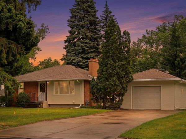 2972 Woodbridge Street, Roseville, MN 55113