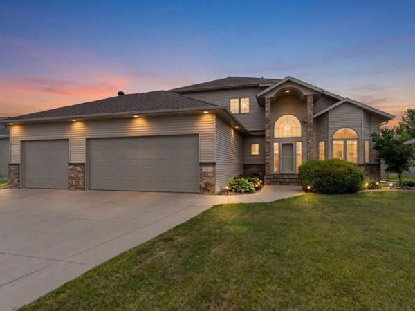 1913 Pentland Street , West Fargo, ND 58078