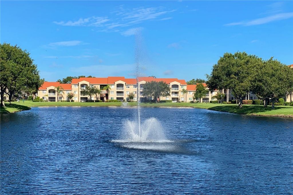 1650 N 42nd Circle, Unit 107, Vero Beach, FL 32967 Photo