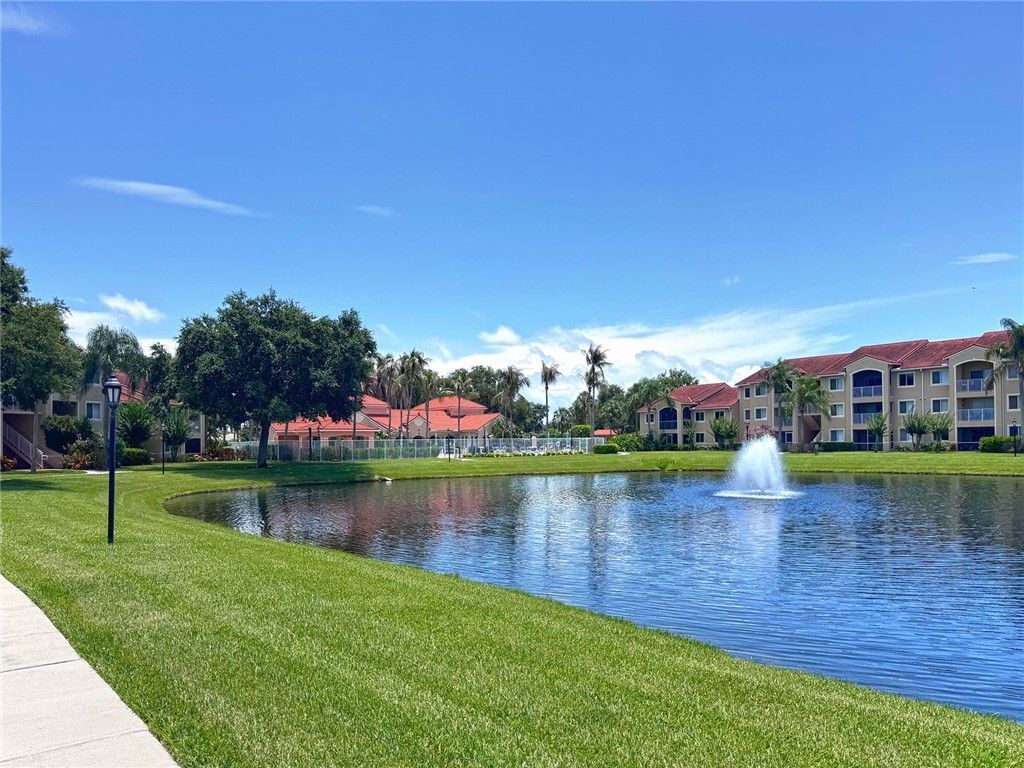 1650 N 42nd Circle, Unit 107, Vero Beach, FL 32967 Photo