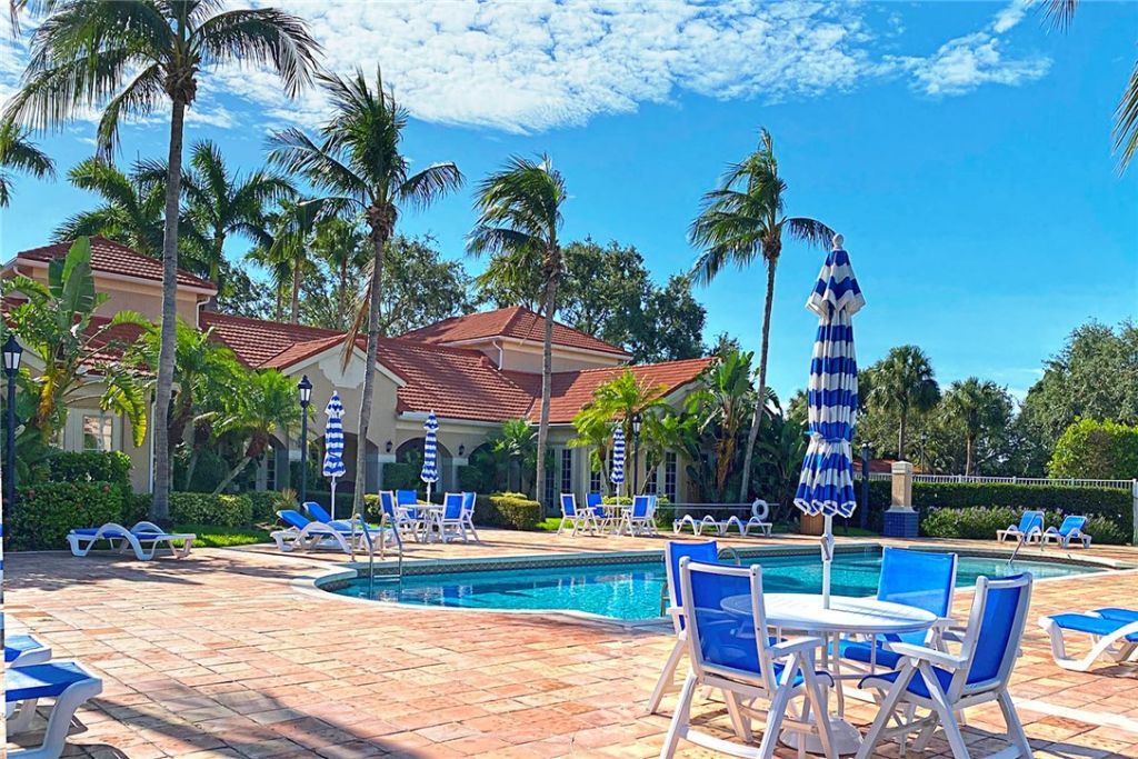 1650 N 42nd Circle, Unit 107, Vero Beach, FL 32967 Photo