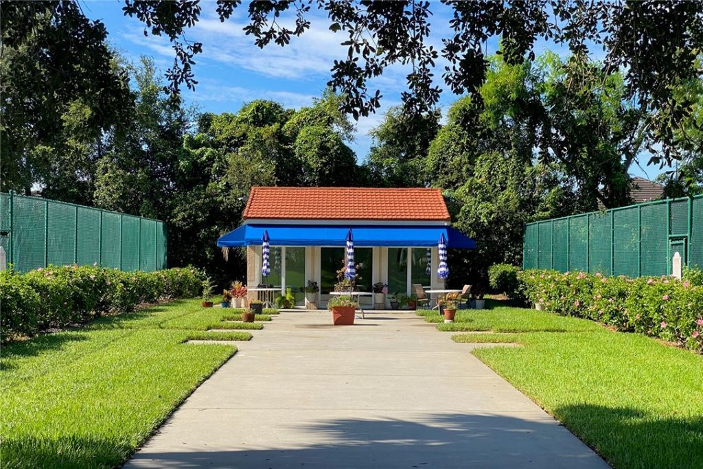 1650 N 42nd Circle, Unit 107, Vero Beach, FL 32967 Photo