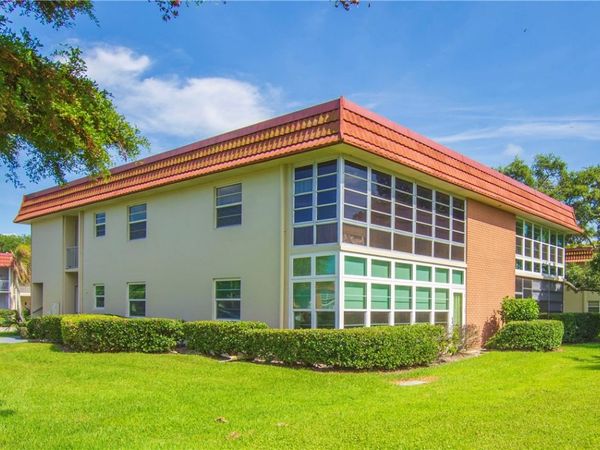 16 Vista Palm Lane, Unit 106, Vero Beach, FL 32962