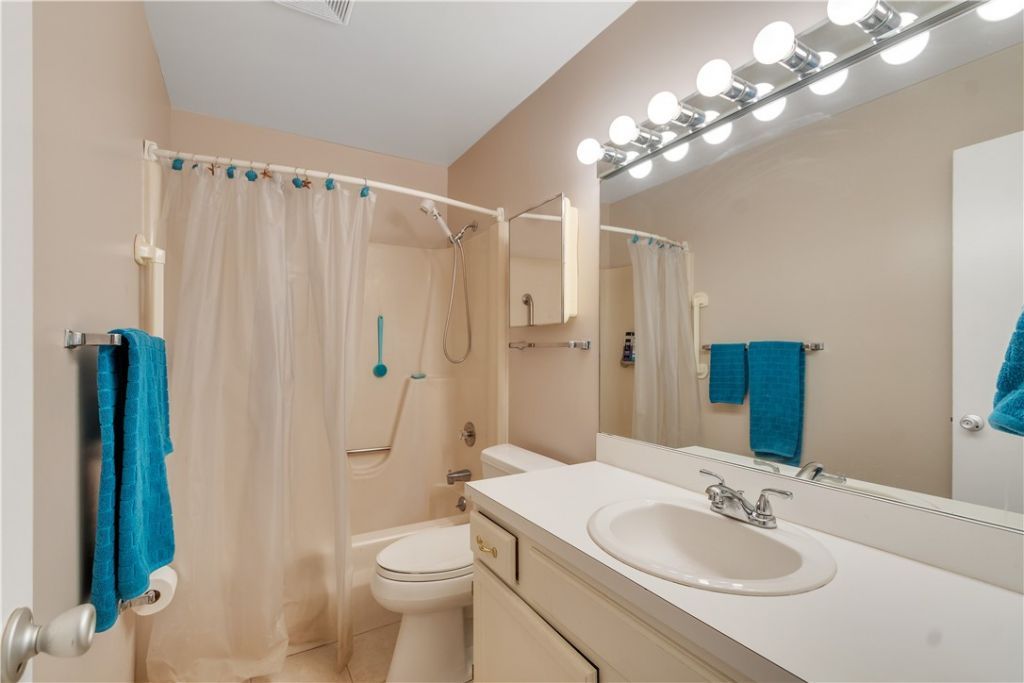 16 Vista Palm Lane, Unit 106, Vero Beach, FL 32962 Photo