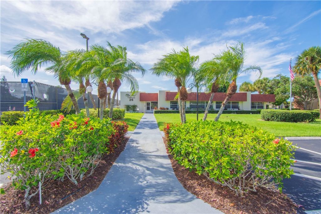16 Vista Palm Lane, Unit 106, Vero Beach, FL 32962 Photo