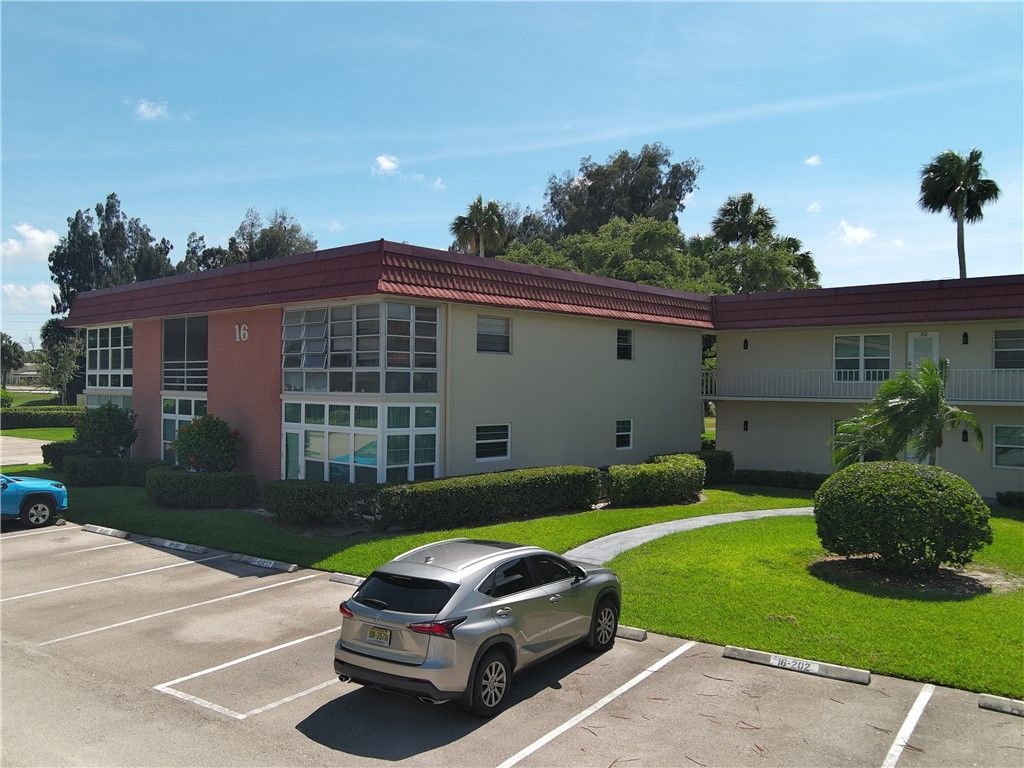 16 Vista Palm Lane, Unit 106, Vero Beach, FL 32962 Photo
