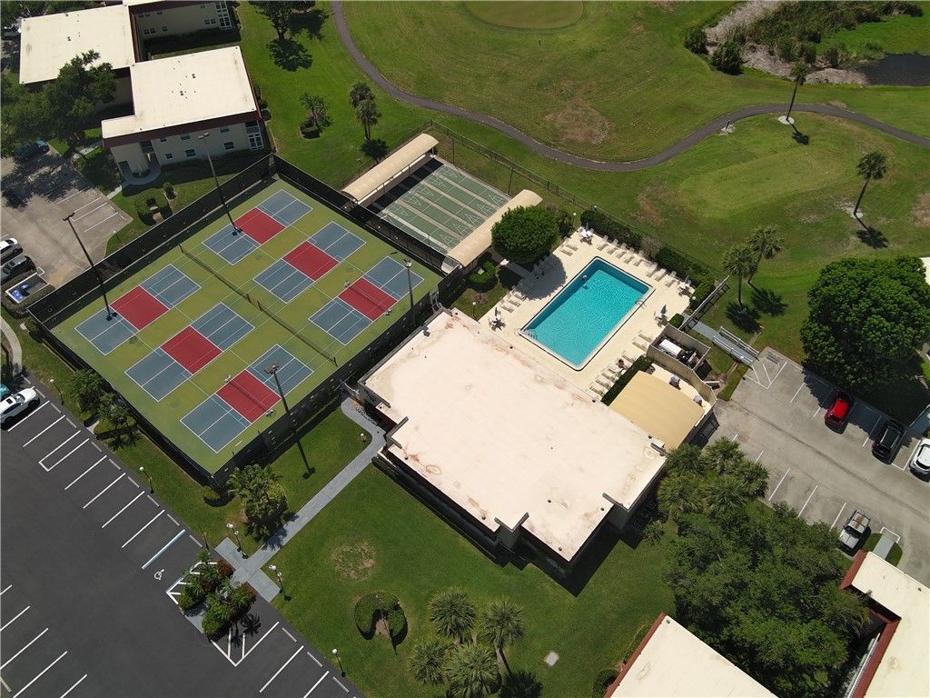 16 Vista Palm Lane, Unit 106, Vero Beach, FL 32962 Photo
