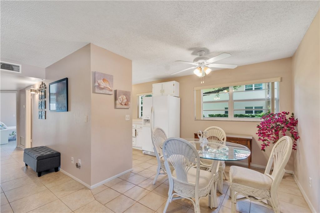 16 Vista Palm Lane, Unit 106, Vero Beach, FL 32962 Photo