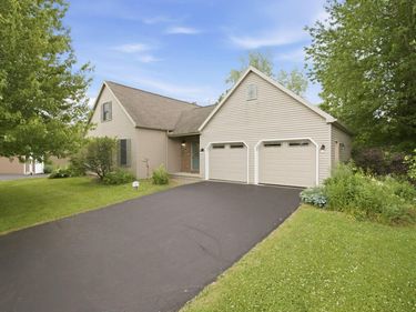 8413 Sugar Pine Circle , Liverpool, NY 13090