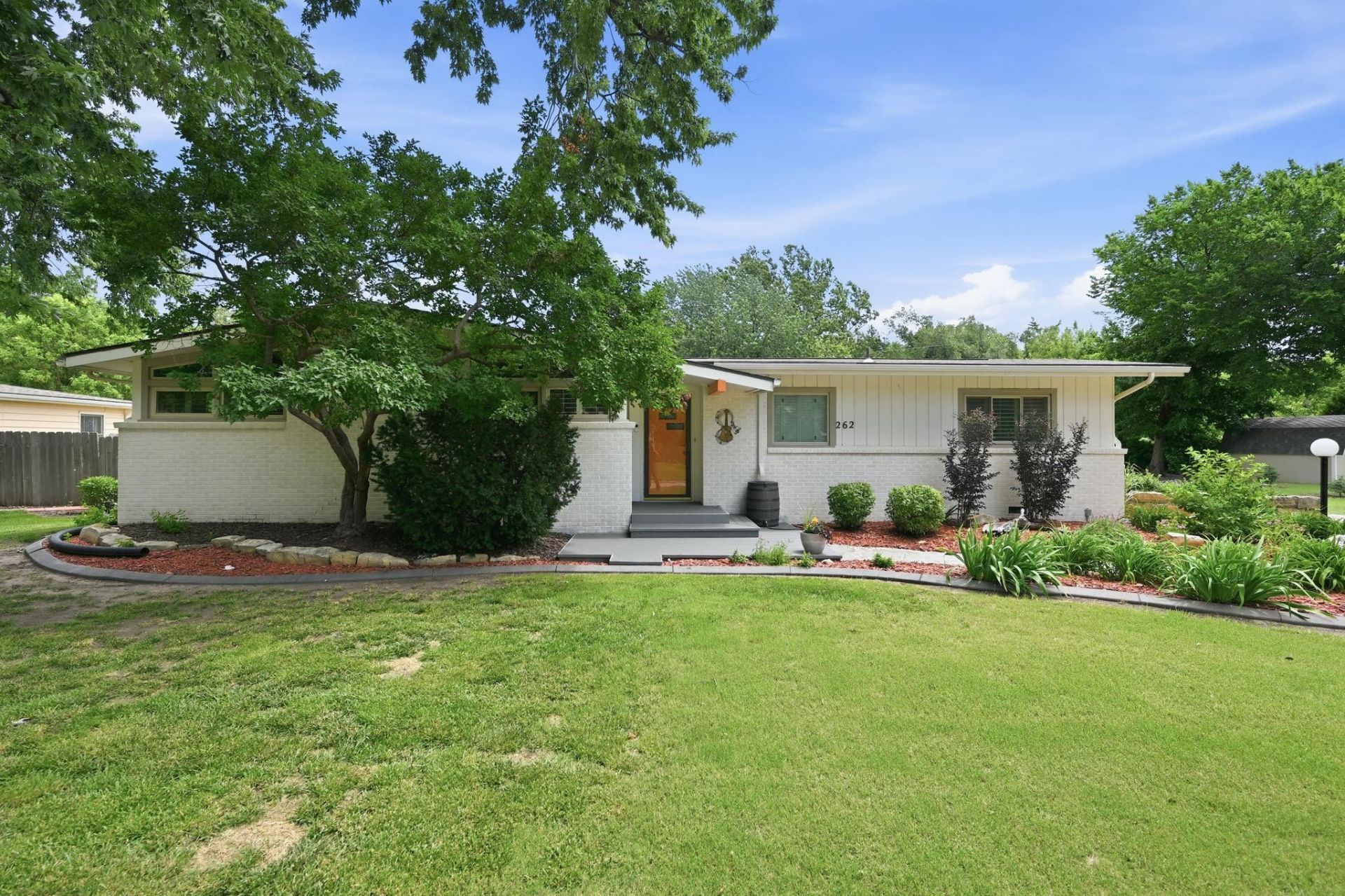 262 S Bonnie Brae, Wichita, KS 67207 Main Photo