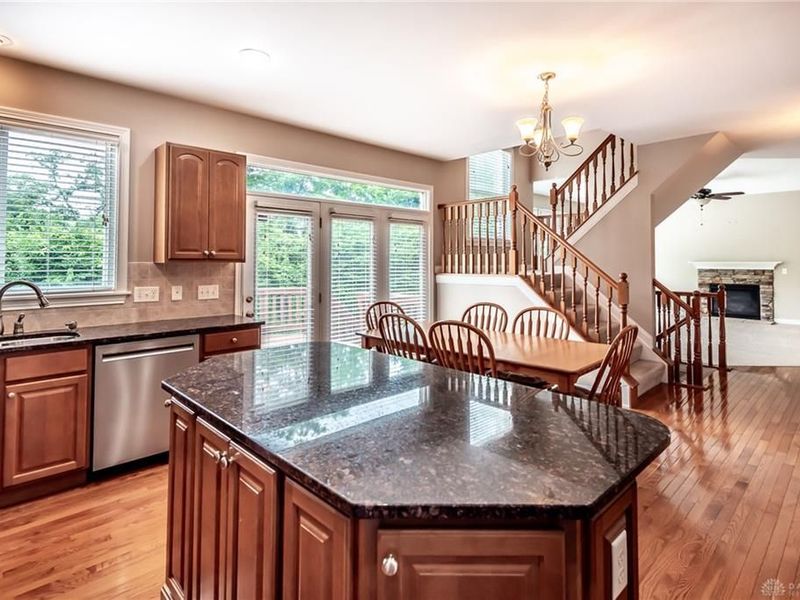 1481 Shaker Run Boulevard, Turtlecreek Township, OH 45036 Photo 12