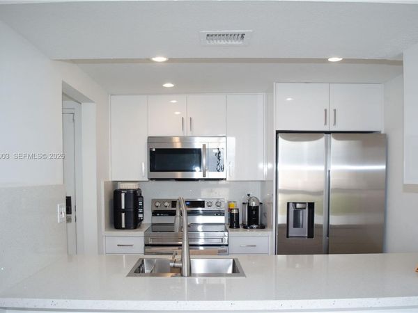 6995 NW 186th St, Unit E509, Hialeah, FL 33015