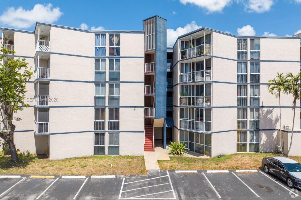 6995 NW 186th St, Unit E509, Hialeah, FL 33015 Photo