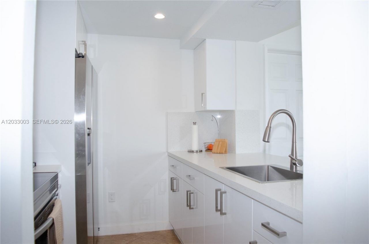 6995 NW 186th St, Unit E509, Hialeah, FL 33015 Photo