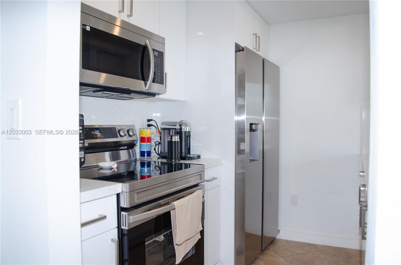 6995 NW 186th St, Unit E509, Hialeah, FL 33015 Photo