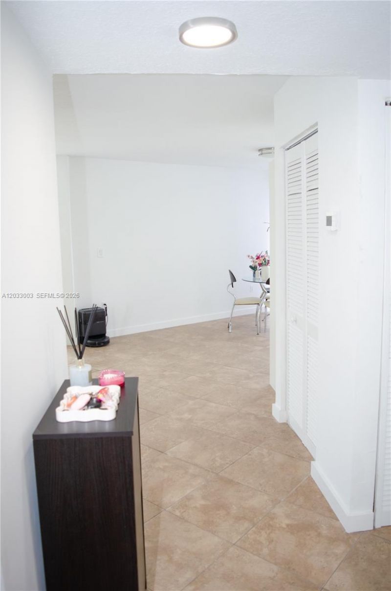 6995 NW 186th St, Unit E509, Hialeah, FL 33015 Photo