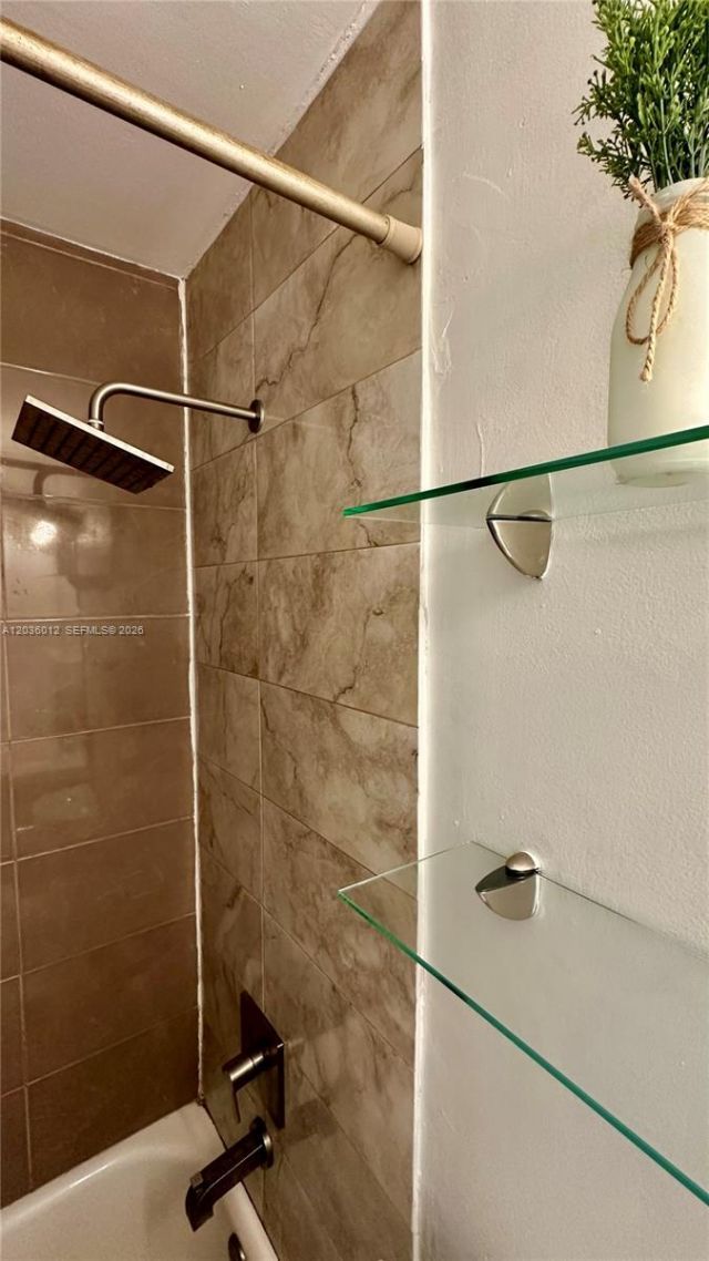 842 Meridian Ave , Unit 1E, Miami Beach, FL 33139 Photo