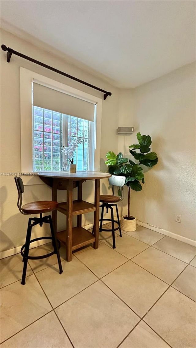 842 Meridian Ave , Unit 1E, Miami Beach, FL 33139 Photo