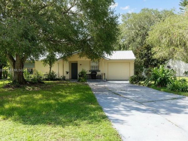 4001 Bishop Circle, La Belle, FL 33935