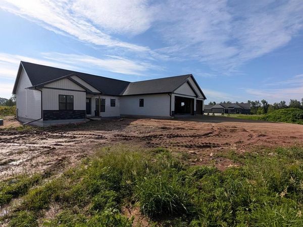 N2252 HIGH RIDGE LANE, New London, WI 54961