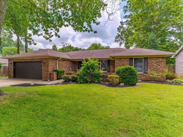 2611 Deerfield Drive, Evansville, IN 47725