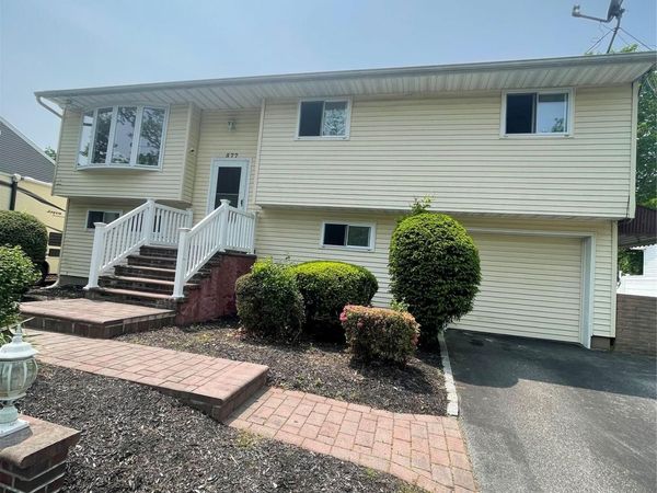 Lindenhurst, NY 11757