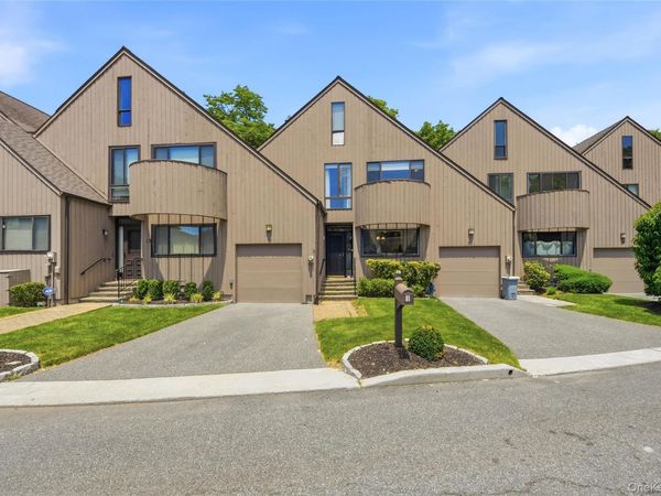 11 Rockhagen Road, Thornwood, NY 10594
