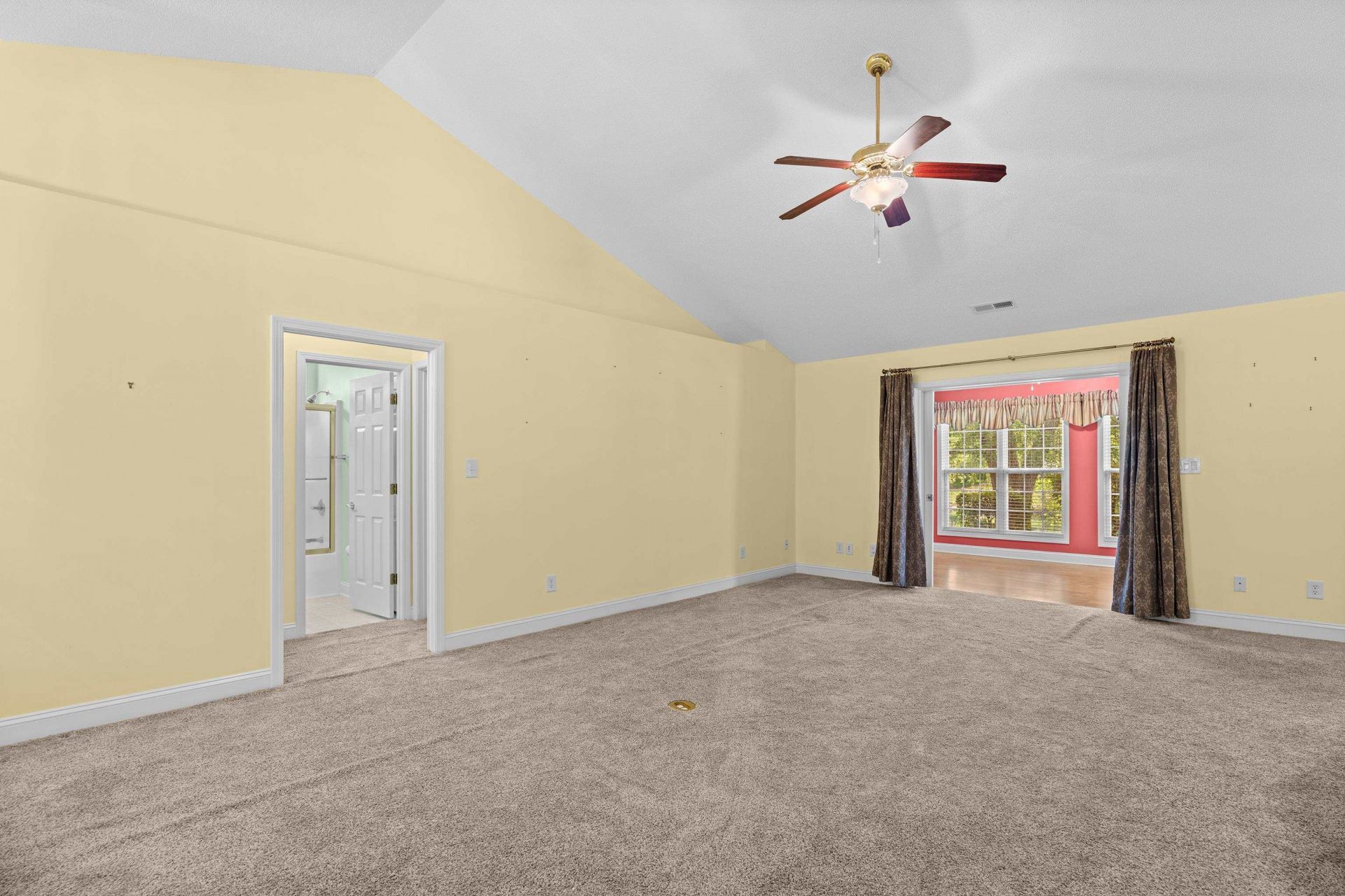 488 Westham Dr. Photo 12