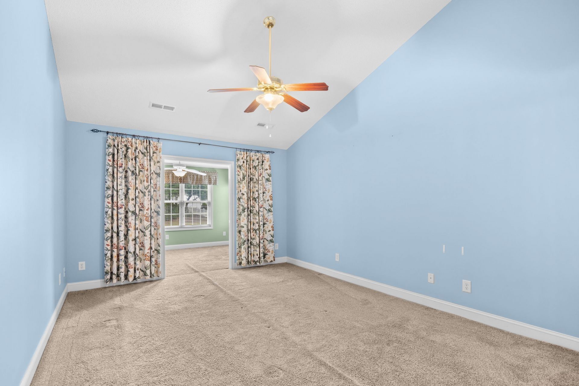 488 Westham Dr. Photo 23